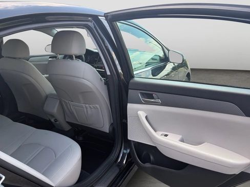 Used 2019 Hyundai Sonata SE FWD image 17