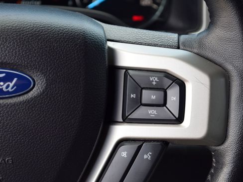 Used 2019 Ford F150 Lariat w/ Equipment Group 502A Luxury AWD/4WD image 7