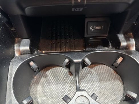 Used 2018 Mercedes-Benz E 43 AMG 4MATIC Sedan w/ Premium 3 Package image 21