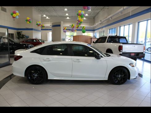 Certified 2025 Honda Civic Sport image 4