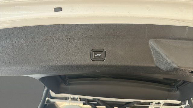Used 2023 GMC Yukon XL Denali AWD/4WD image 21