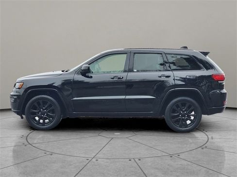 Certified 2018 Jeep Grand Cherokee Altitude image 9