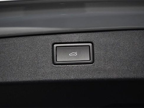 New 2026 Volkswagen Tiguan SE image 24