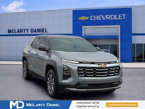 Certified 2025 Chevrolet Equinox LT FWD image 1