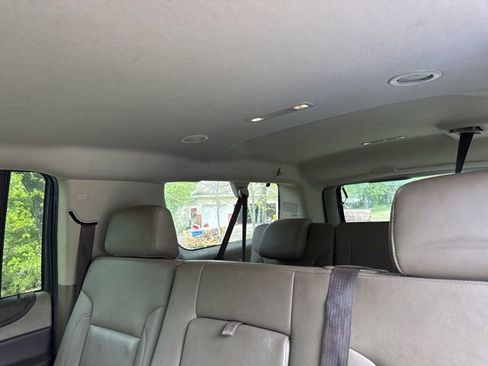 Used 2019 Chevrolet Suburban LT image 20