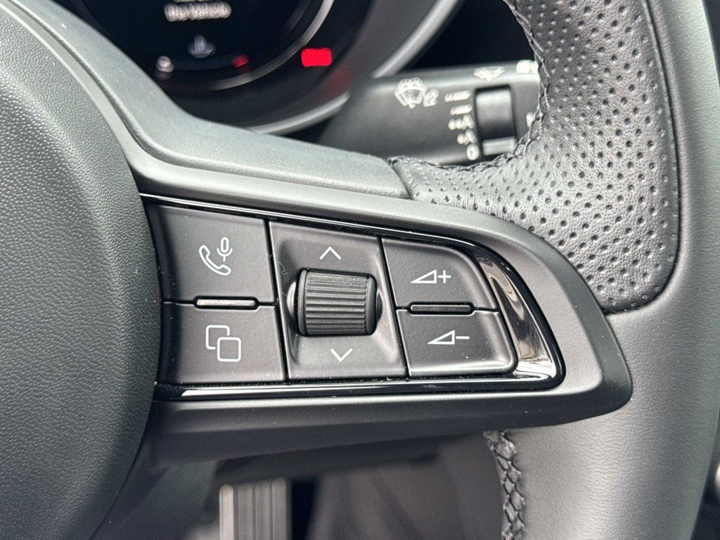 New 2026 Alfa Romeo Giulia w/ Driving Assist Package RWD image 9