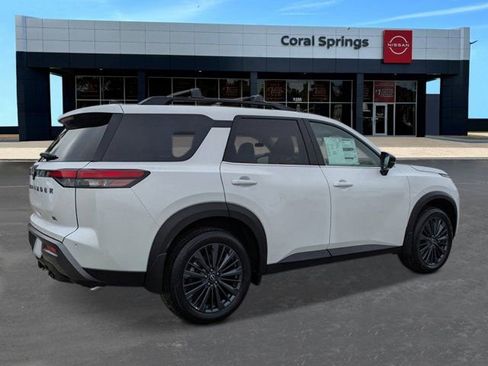 New 2026 Nissan Pathfinder SL w/ SL Premium Package FWD image 5