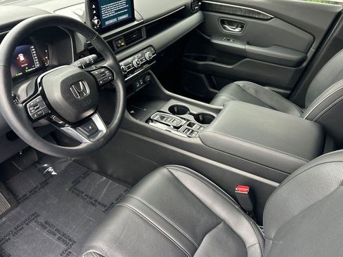 Certified 2025 Honda Pilot Elite image 4