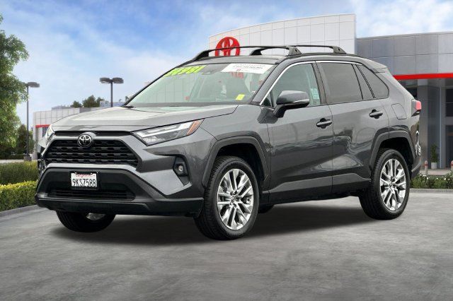 Certified 2022 Toyota RAV4 XLE Premium AWD/4WD image 10