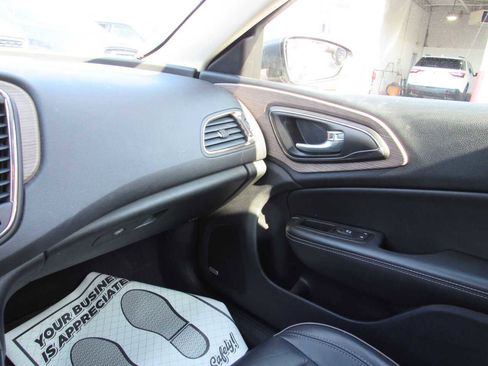 Used 2015 Chrysler 200 C w/ Navigation & Sound Group I image 15