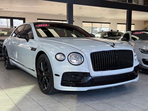 Used 2023 Bentley Flying Spur Plug-In Hybrid image 9