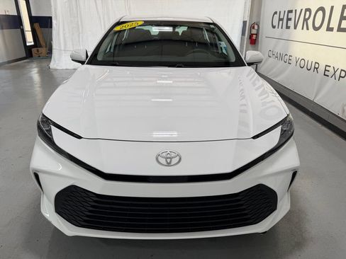 Used 2025 Toyota Camry LE FWD image 34