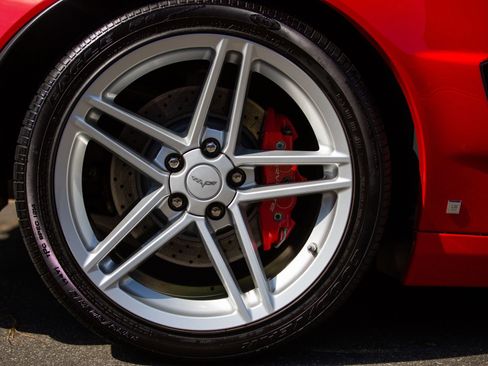 Used 2007 Chevrolet Corvette Z06 w/ Preferred Equipment Group RWD image 27