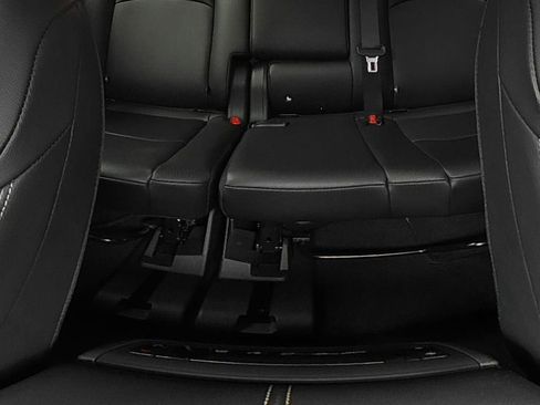 Used 2025 Nissan Pathfinder SL image 27