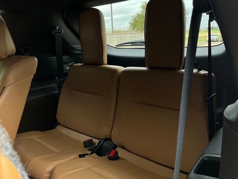 Used 2022 Mitsubishi Outlander SE image 13