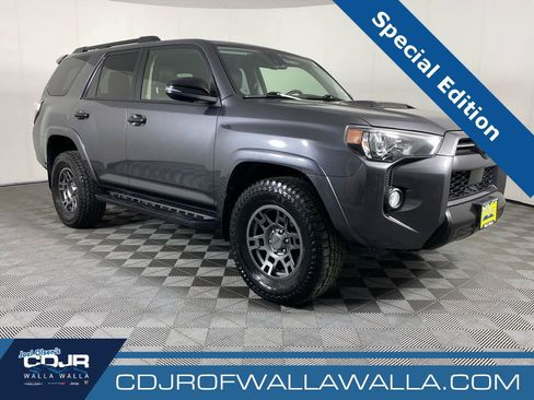 Used 2020 Toyota 4Runner Venture AWD/4WD image 1