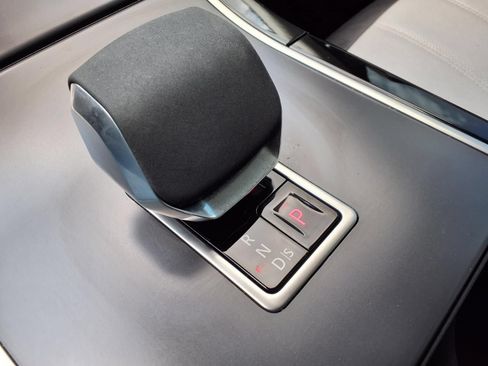 Used 2024 Land Rover Range Rover Evoque Dynamic SE AWD/4WD image 24
