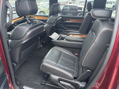 Used 2024 Jeep Grand Wagoneer L Series III AWD/4WD image 19
