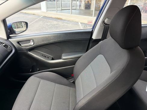 Used 2018 Kia Forte LX image 28