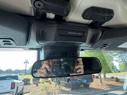 Used 2025 Jeep Wrangler Willys AWD/4WD image 33