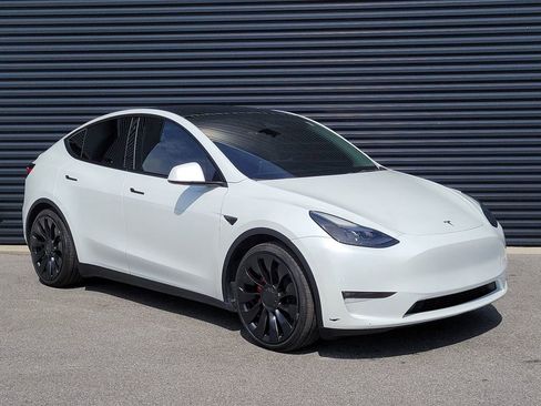 Used 2022 Tesla Model Y Performance AWD/4WD image 9
