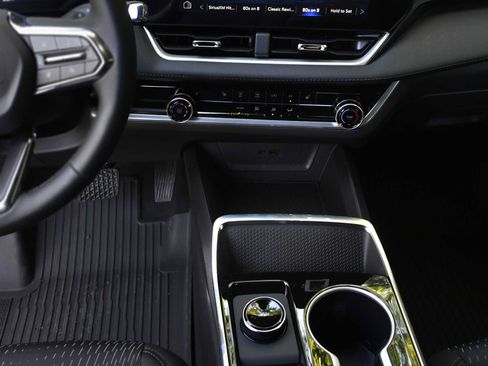 New 2026 Chevrolet Equinox LT AWD/4WD image 14