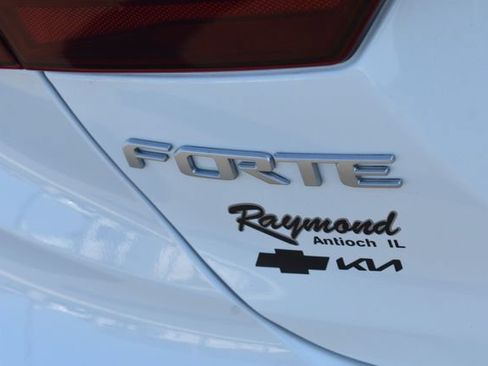 Used 2022 Kia Forte LXS FWD image 12