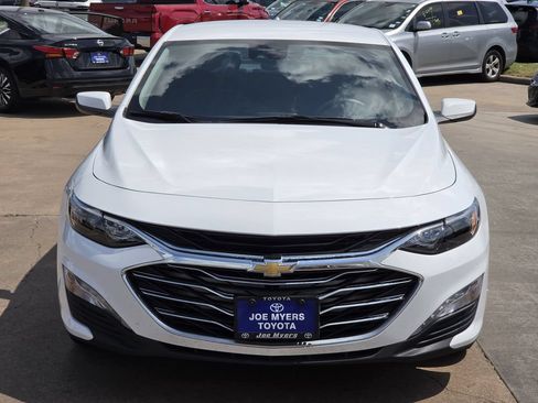 Used 2025 Chevrolet Malibu LT FWD image 3