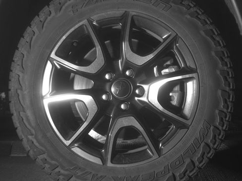 Used 2025 Jeep Compass Trailhawk image 13