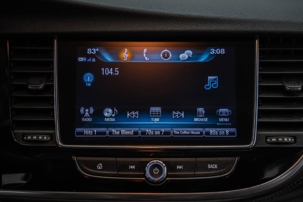 Used 2018 Buick Encore Sport Touring w/ Safety Package FWD image 20