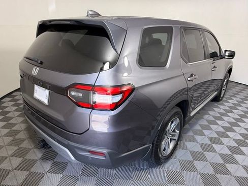 Used 2025 Honda Pilot EX-L image 6
