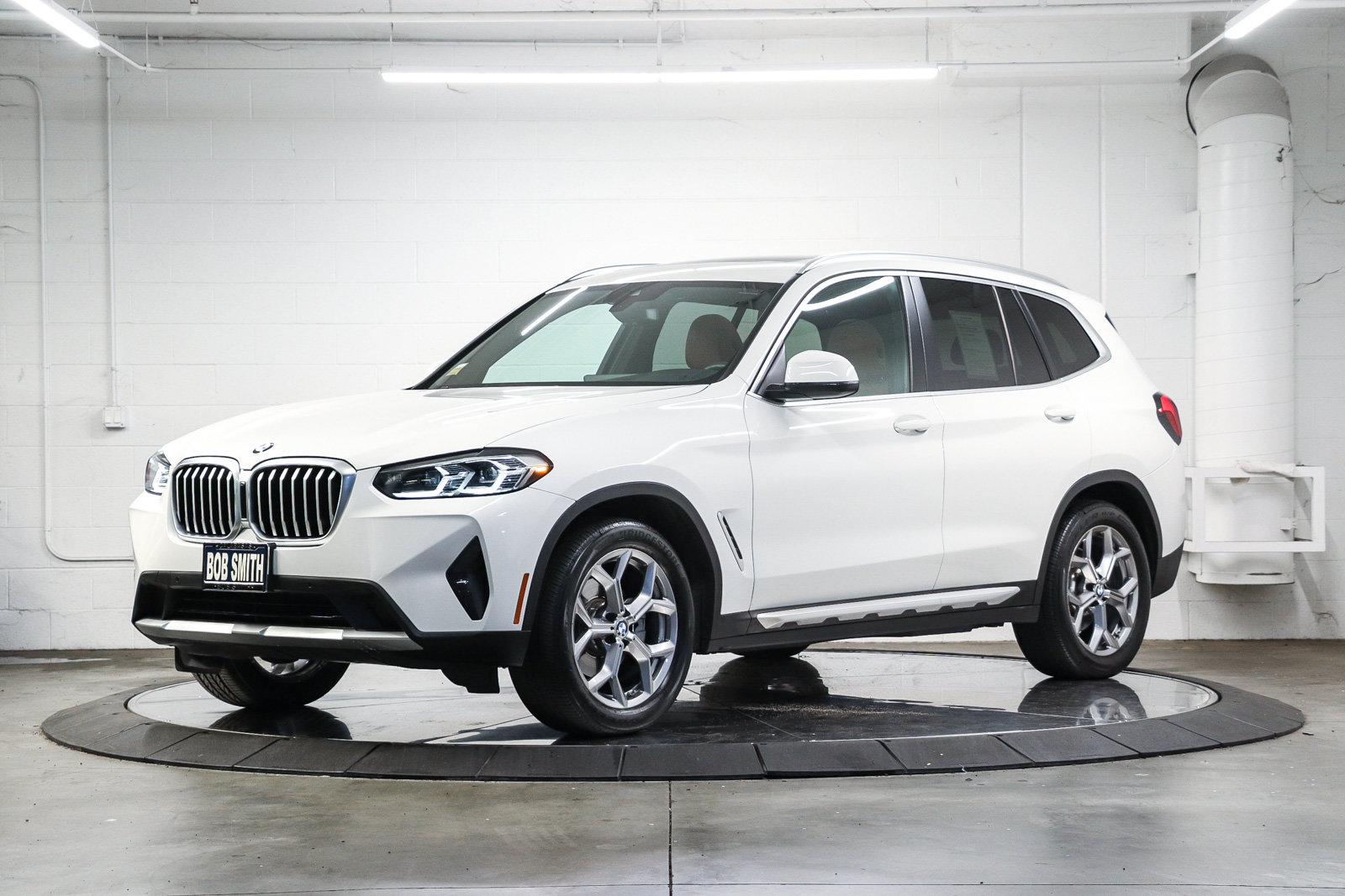 Certified 2024 BMW X3 xDrive30i w/ Premium Package AWD/4WD image 3