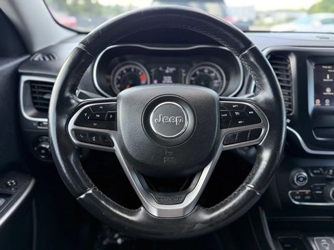 Used 2019 Jeep Cherokee Latitude Plus FWD image 24