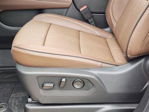 New 2026 Chevrolet Suburban High Country AWD/4WD image 21