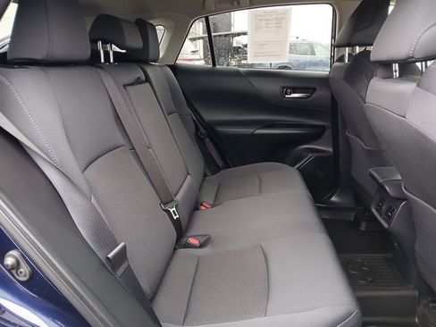 Used 2023 Toyota Venza LE image 17