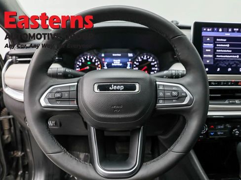 Used 2024 Jeep Compass Limited image 10