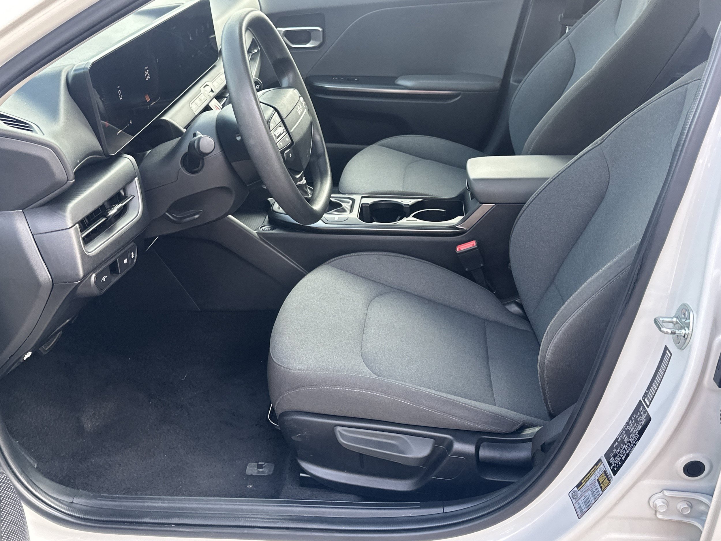 Used 2025 Kia K4 FWD image 9