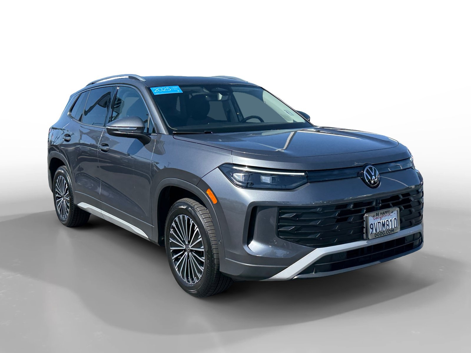 Certified 2025 Volkswagen Tiguan S FWD image 7