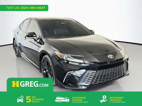 Used 2026 Toyota Camry SE FWD image 1