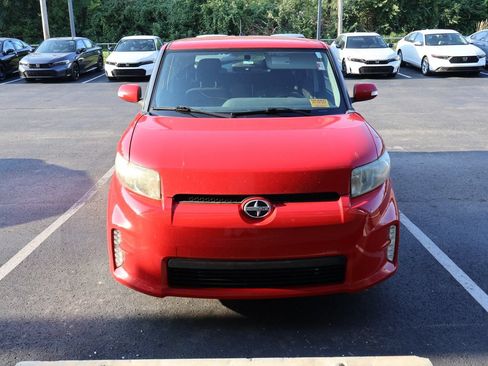 Used 2013 Scion xB FWD image 2