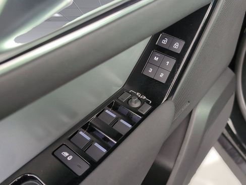 Certified 2025 Land Rover Range Rover Velar S image 21