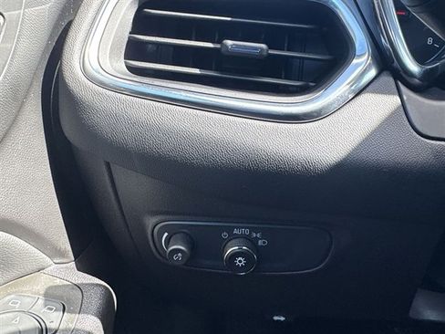 Used 2024 Chevrolet Equinox LT image 17