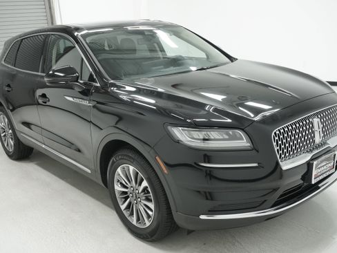 Used 2021 Lincoln Nautilus Reserve FWD image 3