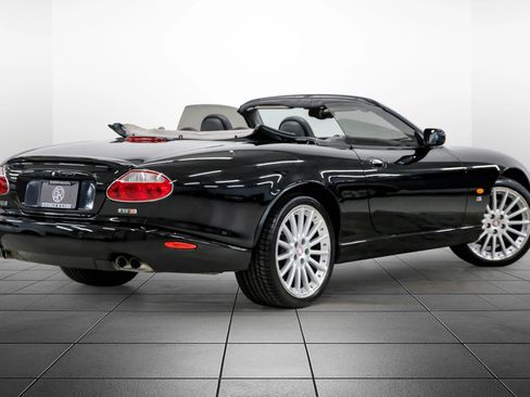 Used 2006 Jaguar XK8 Convertible image 12