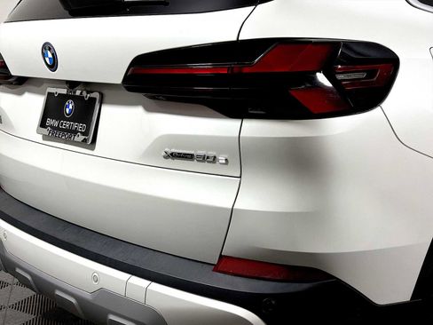 Certified 2024 BMW X5 xDrive50e w/ Premium Package image 29