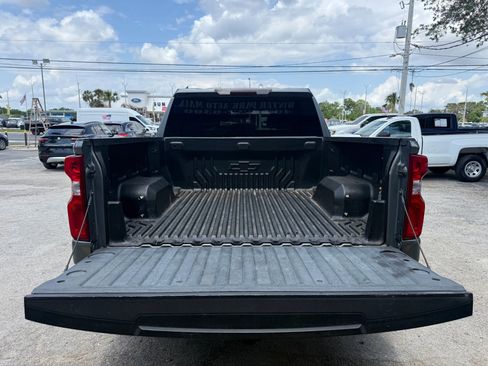Used 2020 Chevrolet Silverado 1500 Custom w/ Custom Value Package image 6