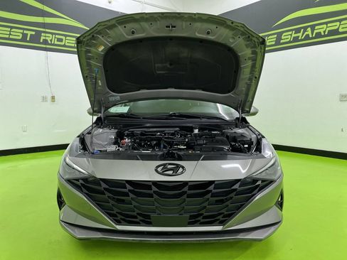 Used 2023 Hyundai Elantra SEL w/ Convenience Package FWD image 4