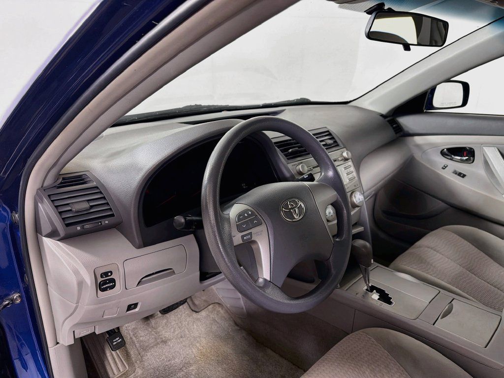 Used 2010 Toyota Camry LE FWD image 10