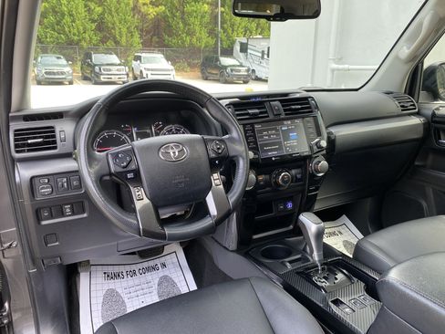 Used 2020 Toyota 4Runner TRD Off-Road Premium w/ Moonroof Package AWD/4WD image 33