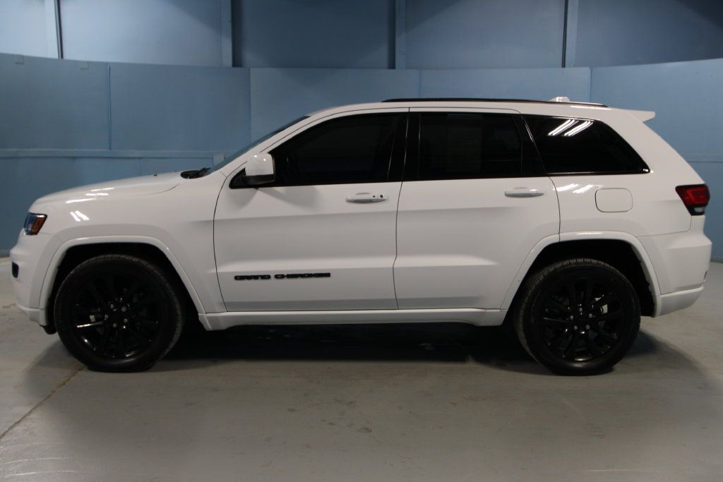 Used 2020 Jeep Grand Cherokee Altitude AWD/4WD image 31
